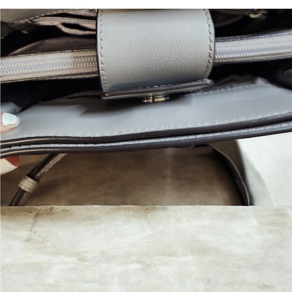 Michael Kors gray turn lock crossbody bag like new pebbles leather - Picture 5 of 14